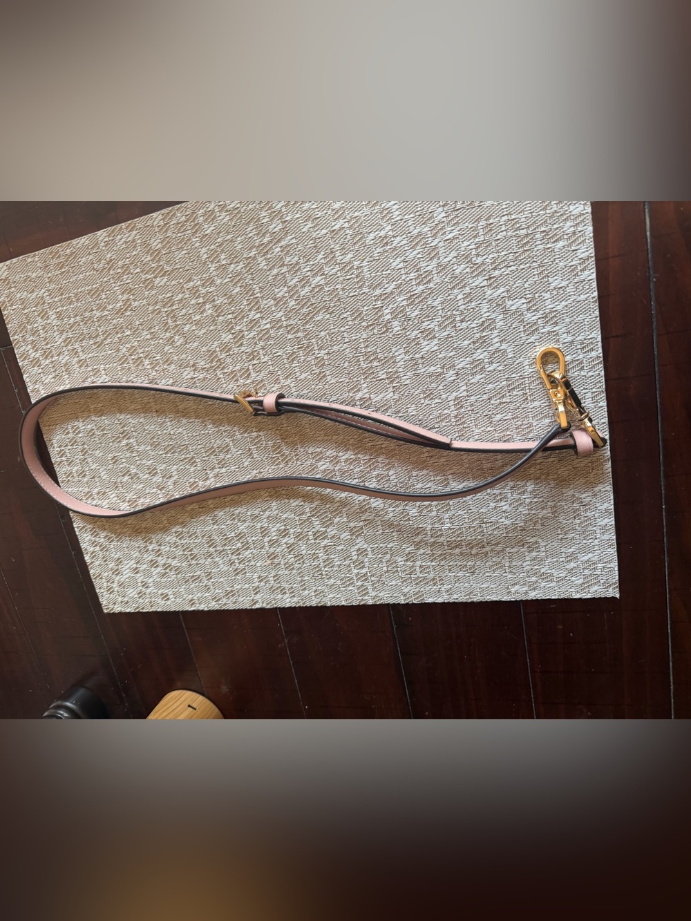 Michael Kors pink/gold saffiano leather crossbody strap - Picture 6 of 8